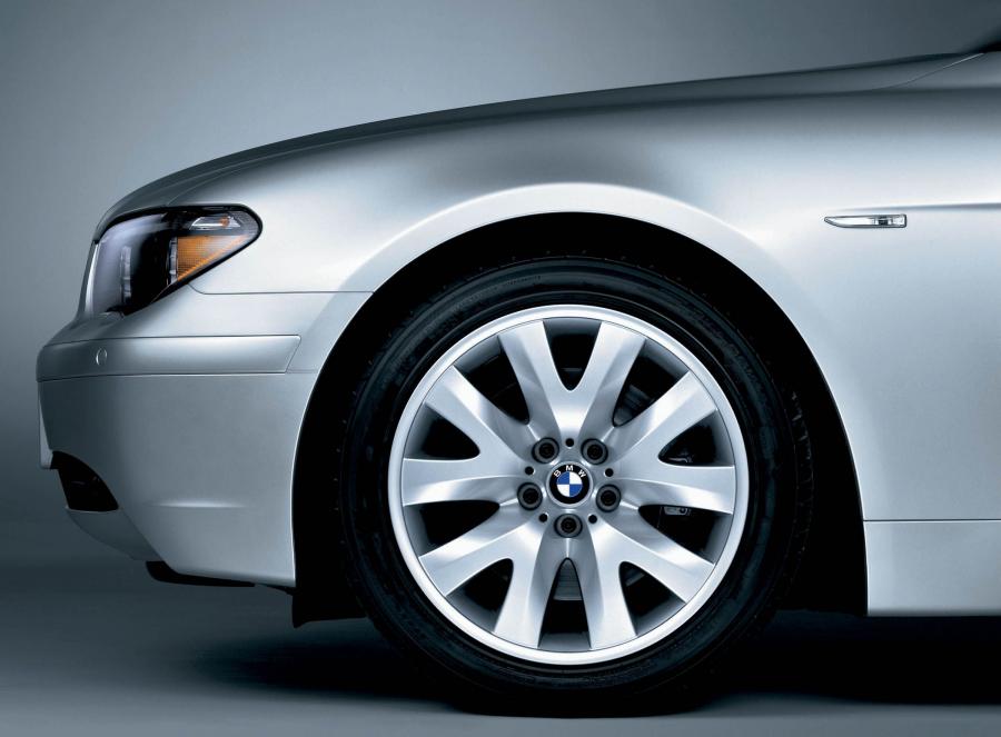  BMW 7-Series Sport Package 2002 года  (фото 6 из 6)